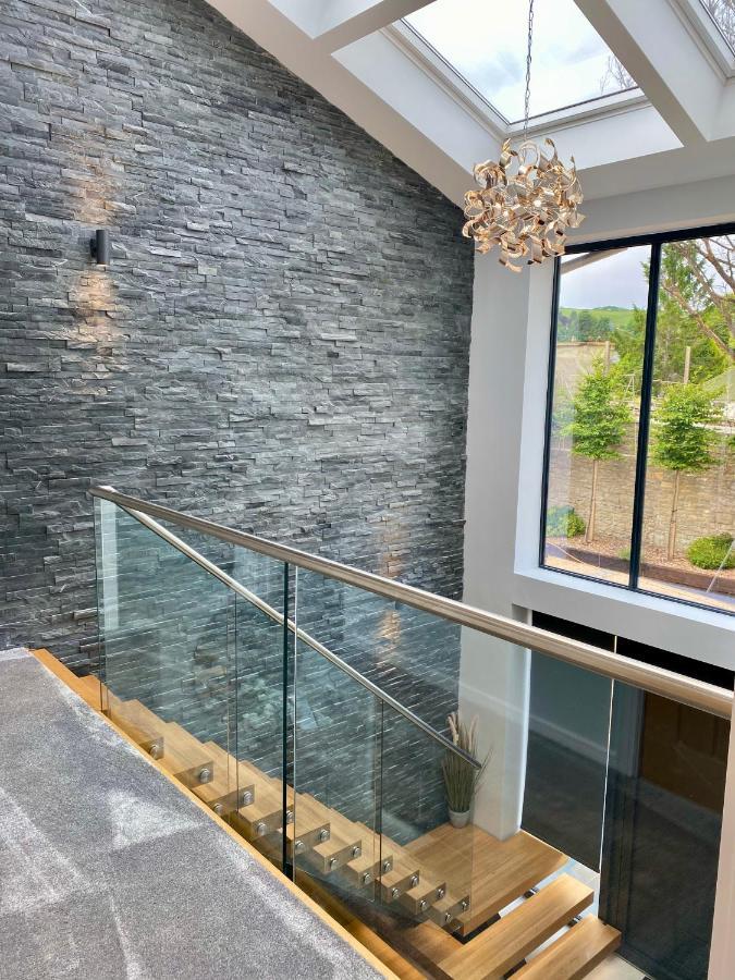 Stunning Modern Home Set In Beautiful Grounds. 巴斯 外观 照片
