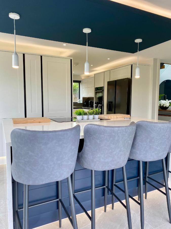 Stunning Modern Home Set In Beautiful Grounds. 巴斯 外观 照片
