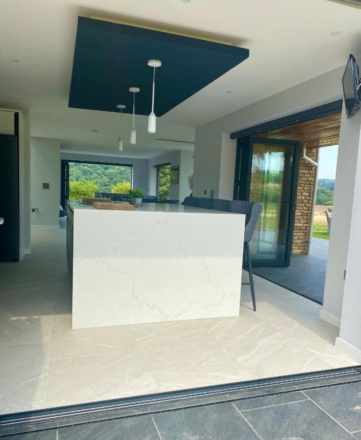 Stunning Modern Home Set In Beautiful Grounds. 巴斯 外观 照片