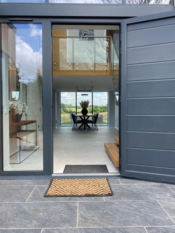 Stunning Modern Home Set In Beautiful Grounds. 巴斯 外观 照片