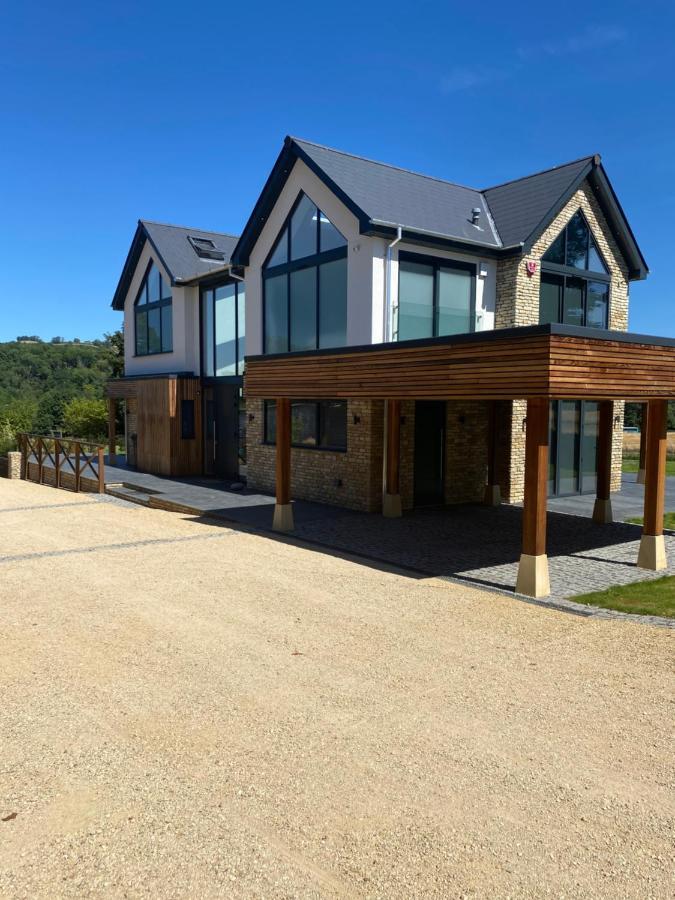 Stunning Modern Home Set In Beautiful Grounds. 巴斯 外观 照片